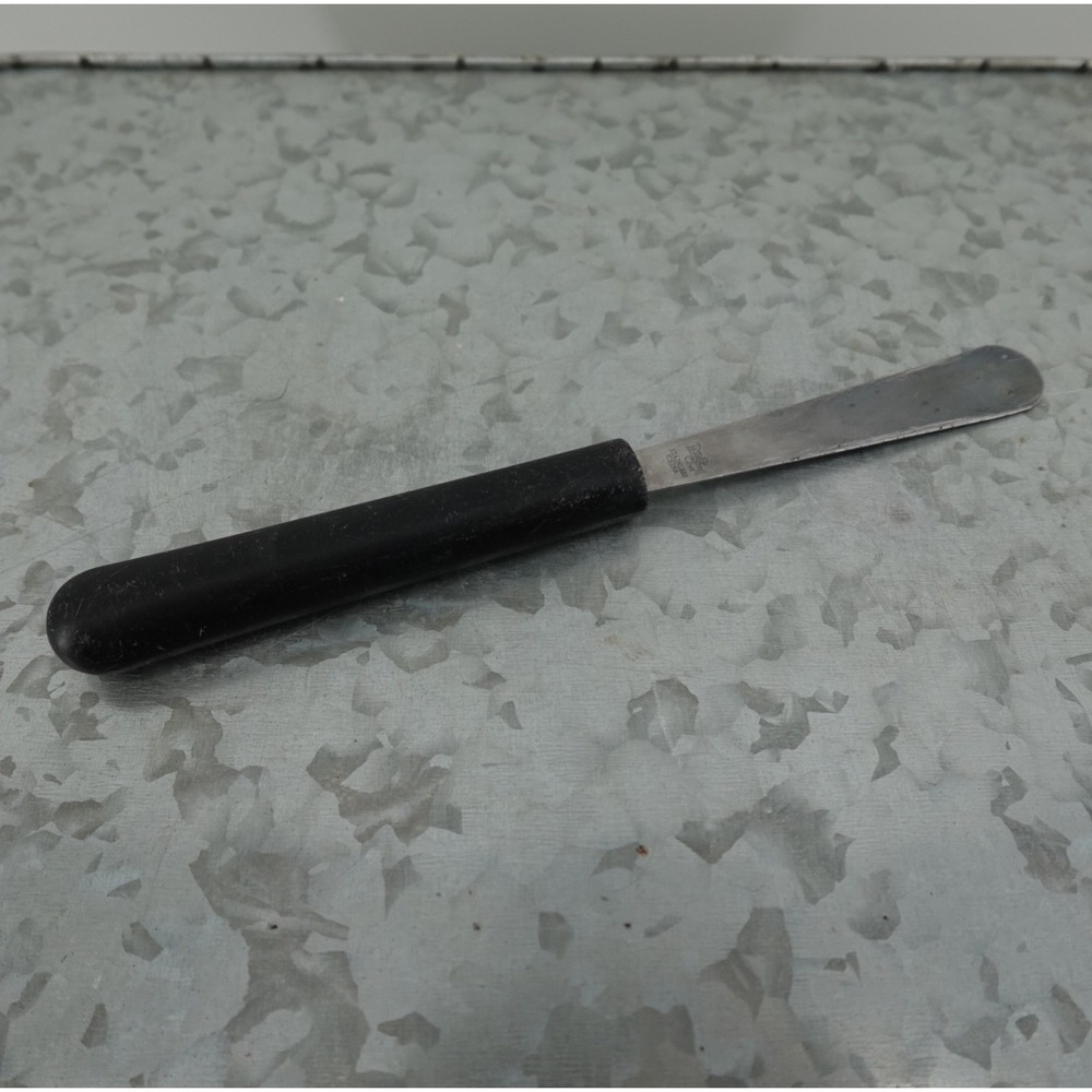 Pampered Chef Retired Avacado Knife Black Handle Kitchen Tool